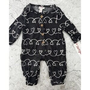 NWT Newborn Size Heart Romper. Snap leg closure. Black And White.